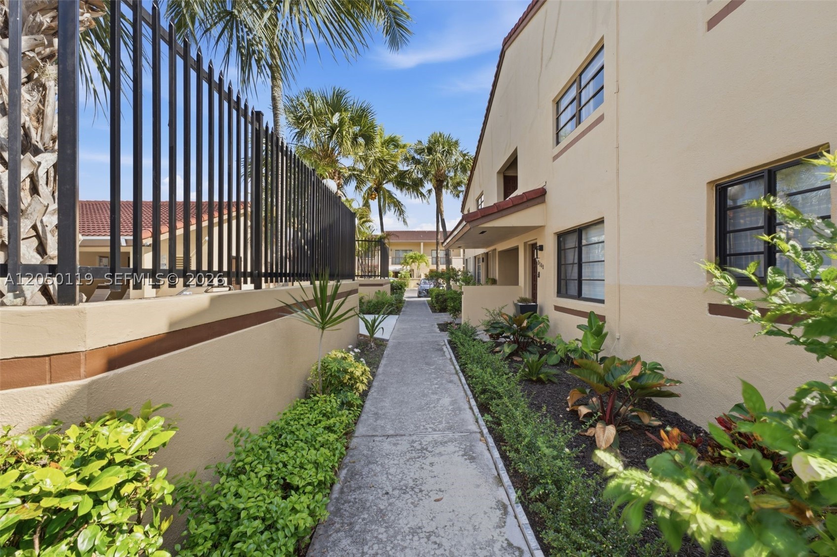 KENDALL LKS EAST PATIO CO - Residential