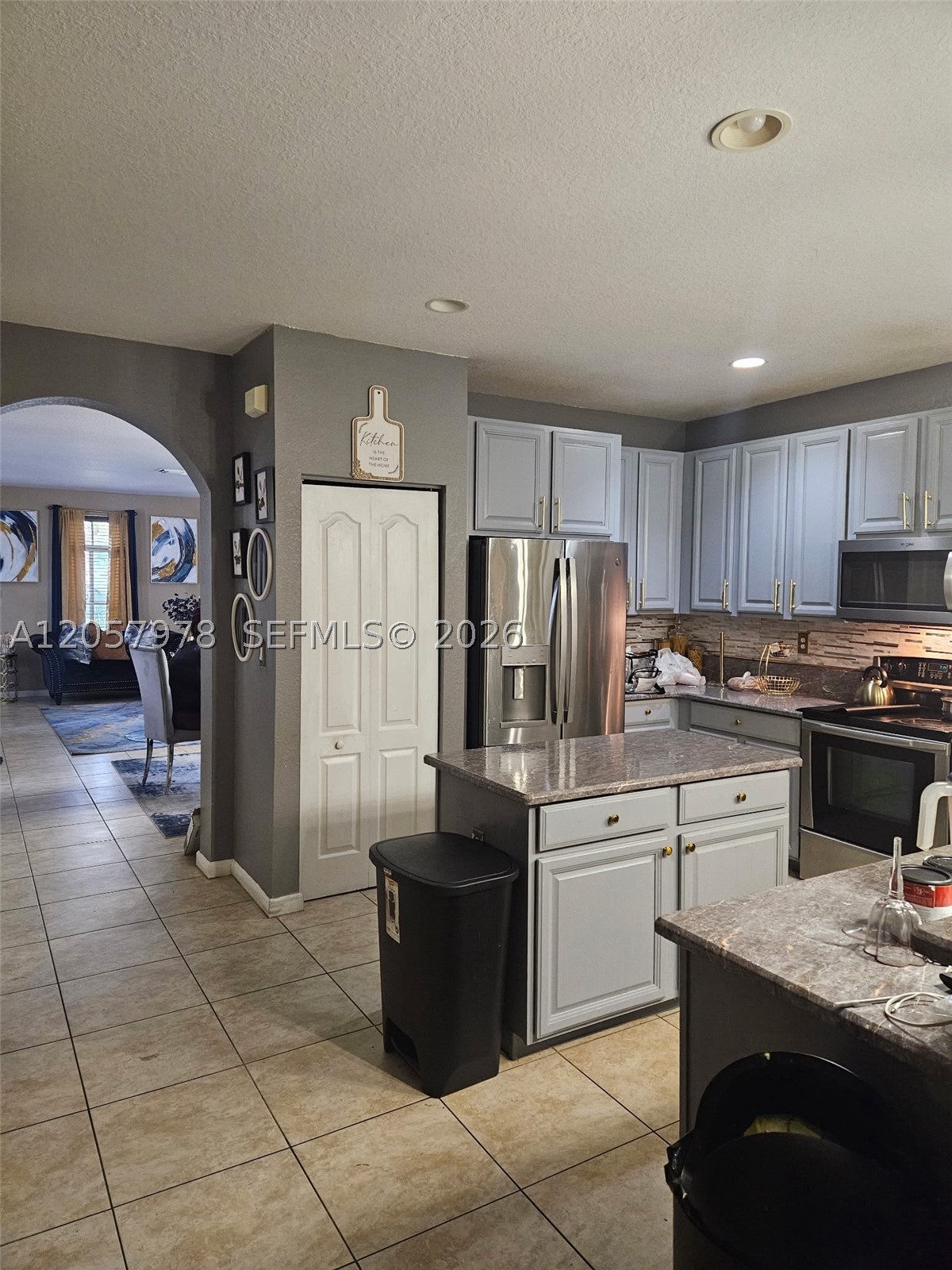 MANDARIN LAKES - Residential