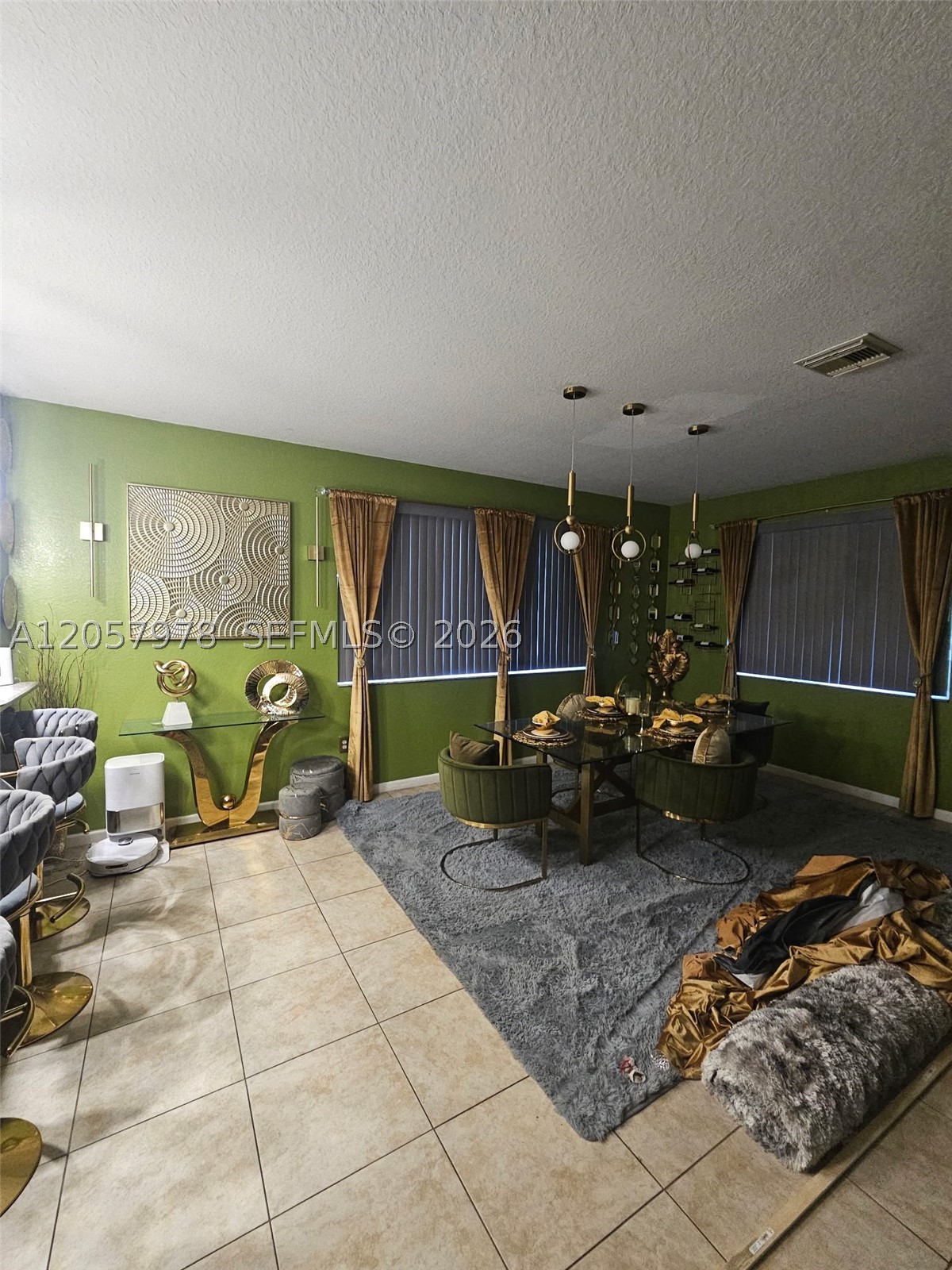 MANDARIN LAKES - Residential