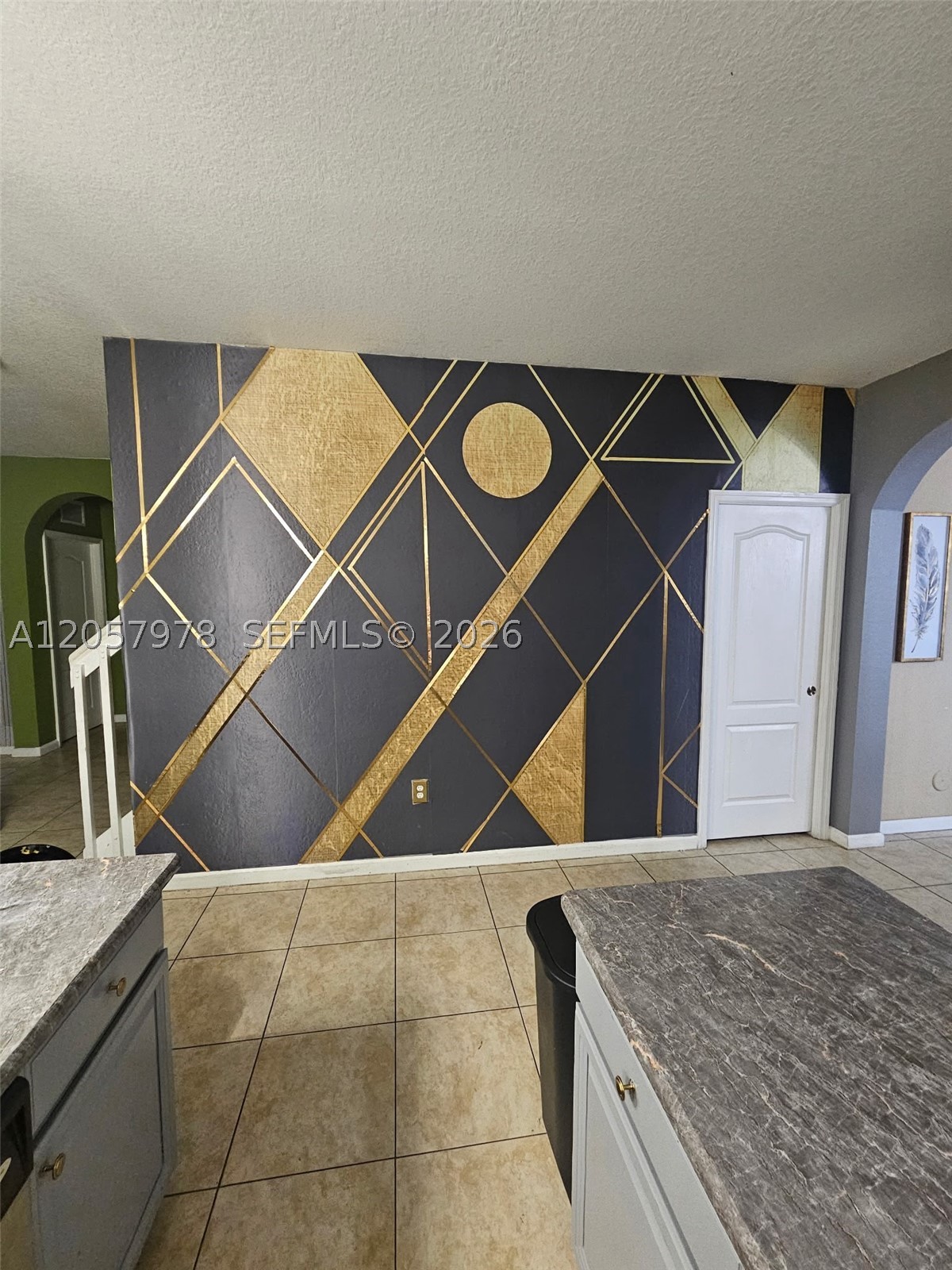 MANDARIN LAKES - Residential