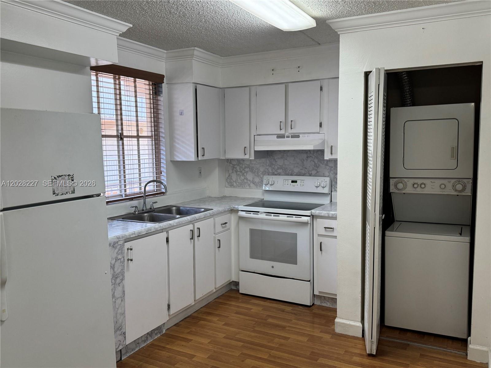 MIRASSOU CONDO - Residential Lease