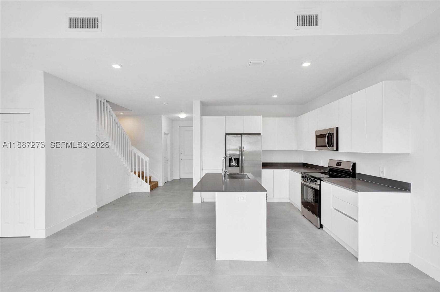CENTURY PARK SQUARE - Residential