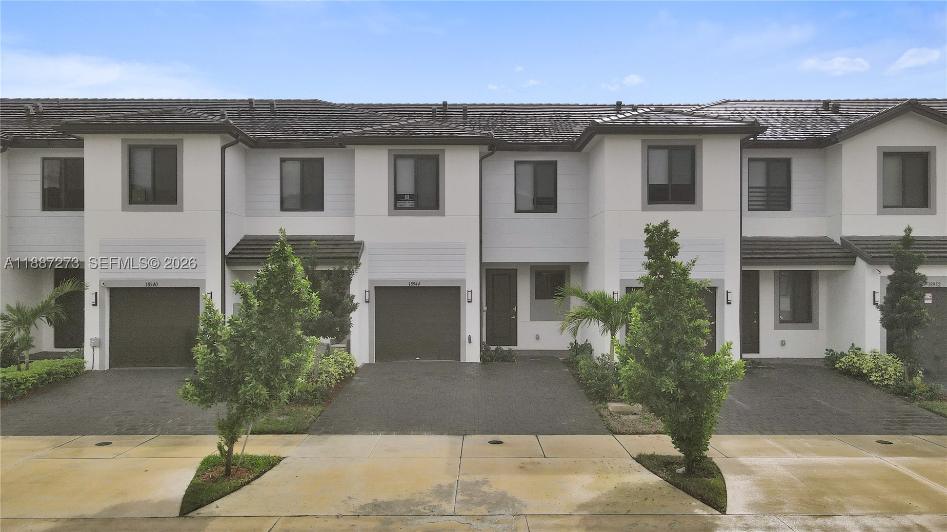 CENTURY PARK SQUARE - Residential