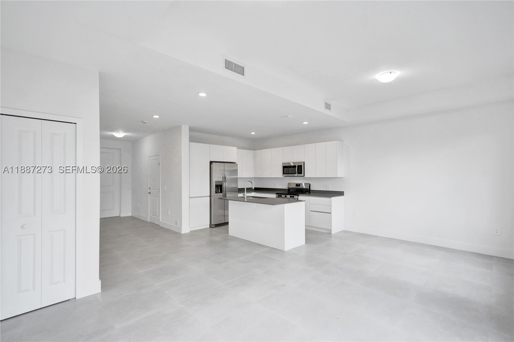 CENTURY PARK SQUARE - Residential