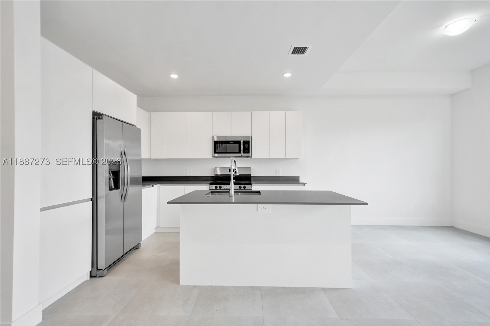 CENTURY PARK SQUARE - Residential