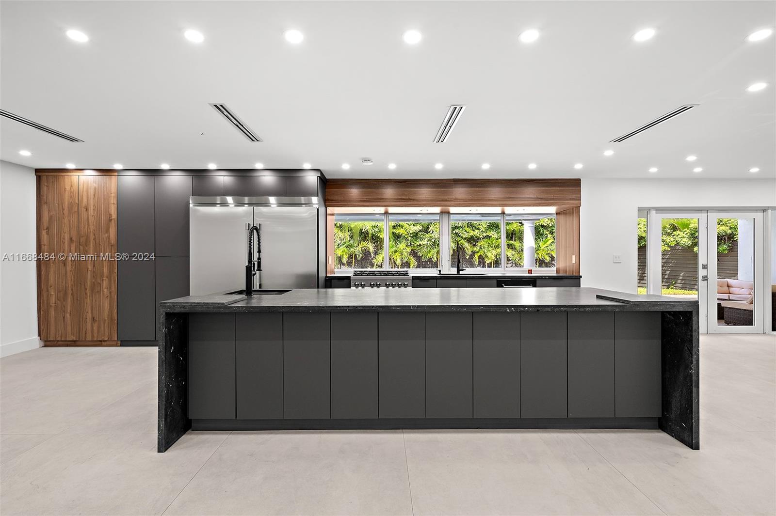 Highland Oak Gardens - Residential Lease