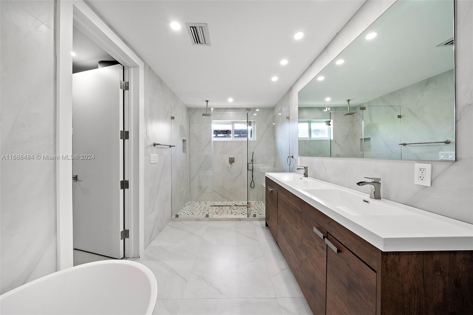 Highland Oak Gardens - Residential Lease