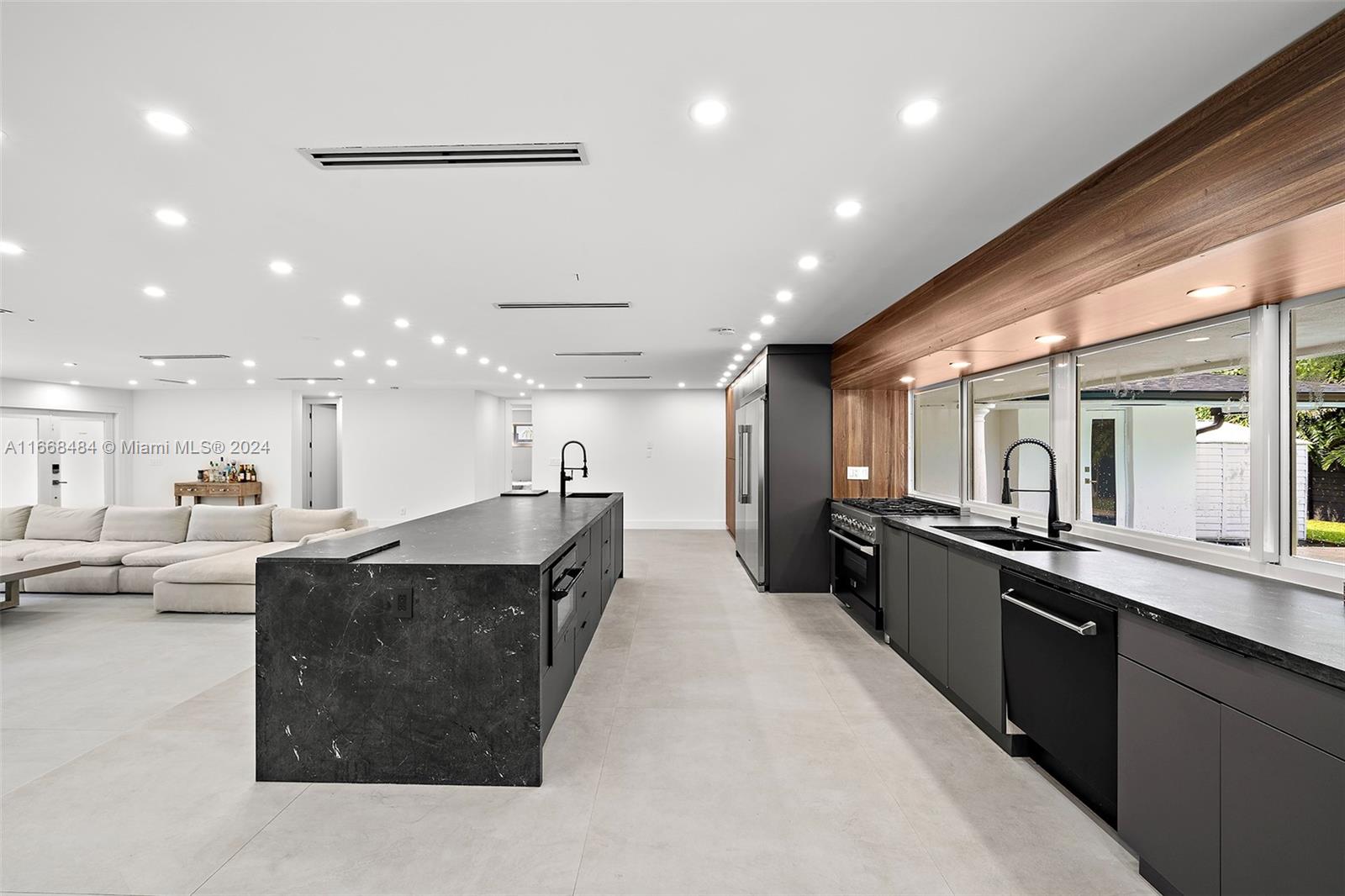 Highland Oak Gardens - Residential Lease