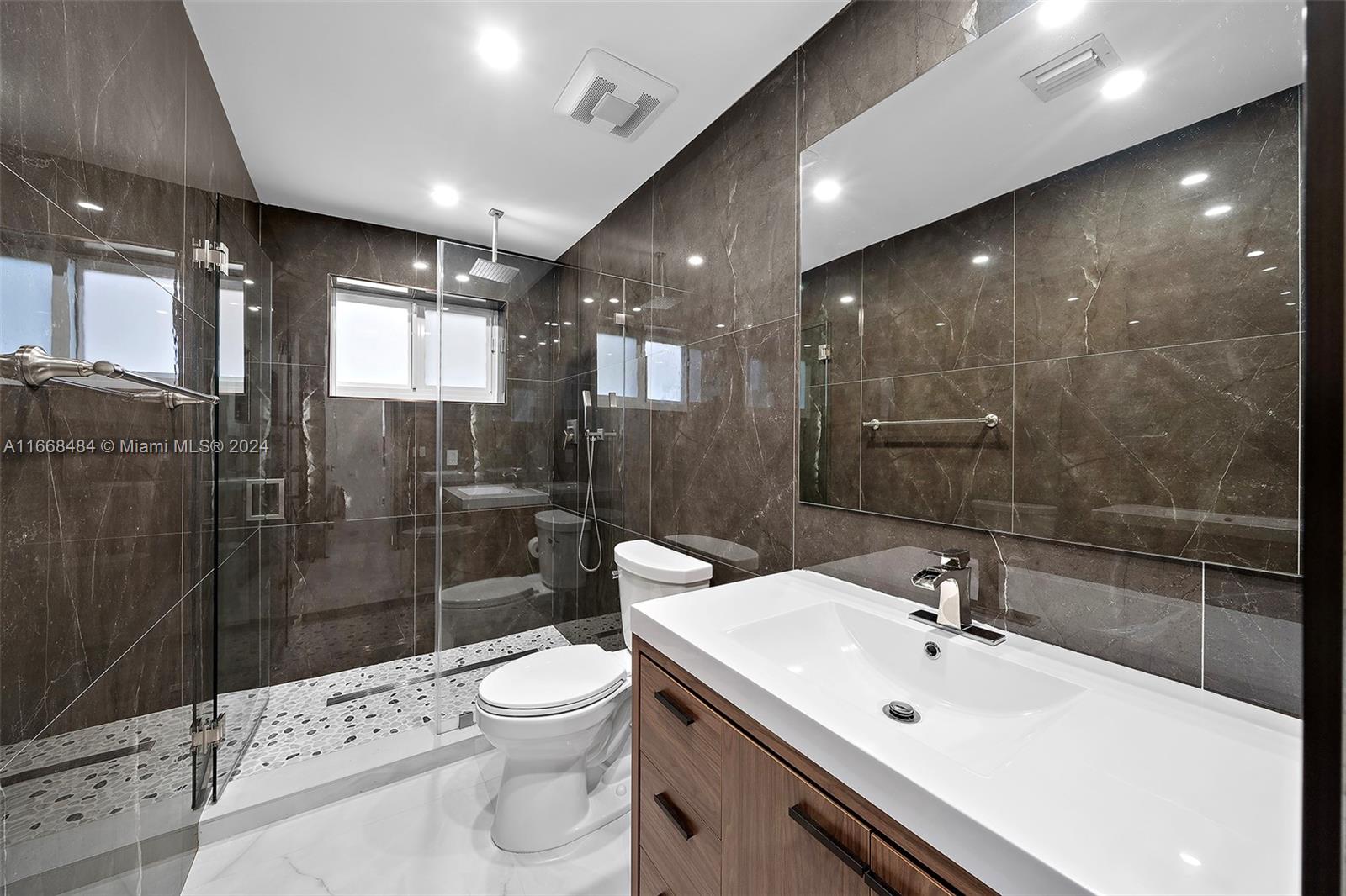 Highland Oak Gardens - Residential Lease