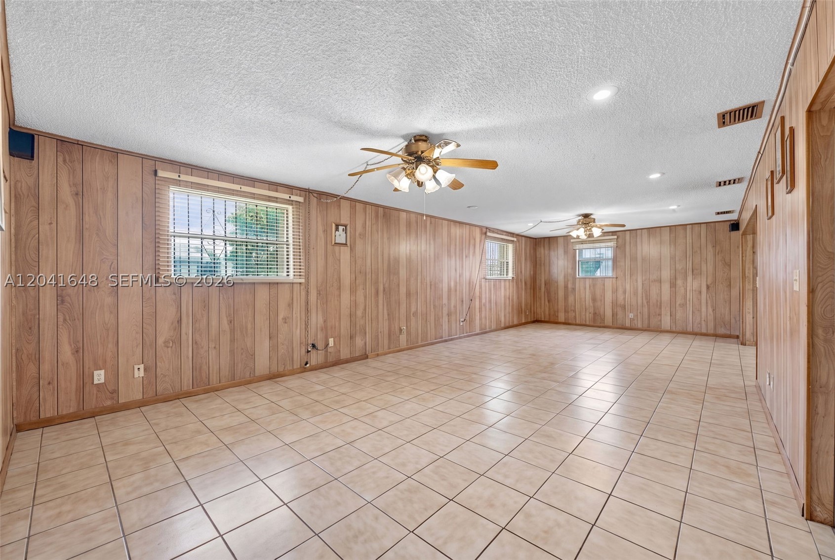 LAKEWOOD ESTS - Residential