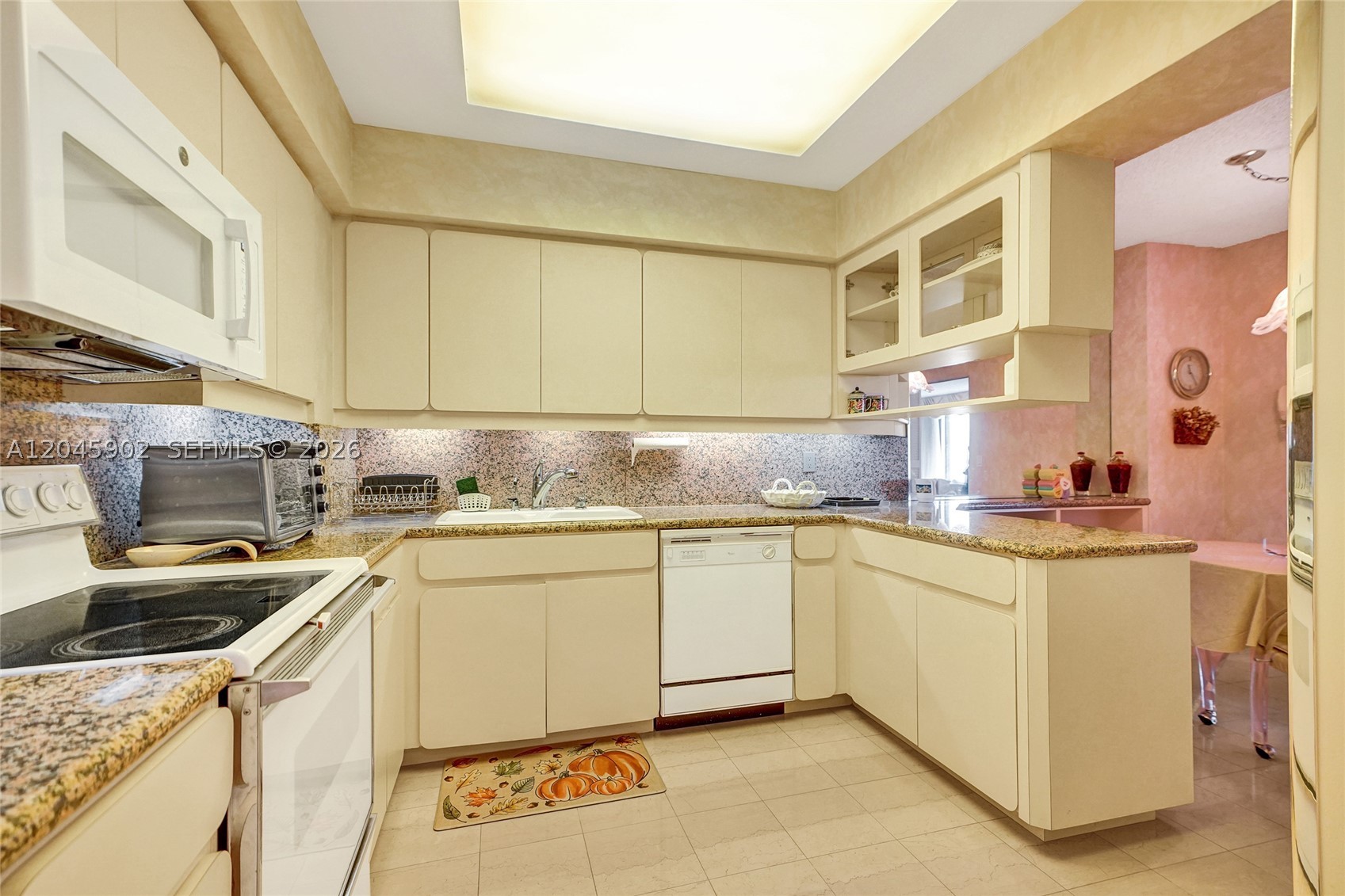BALMORAL CONDO - Residential