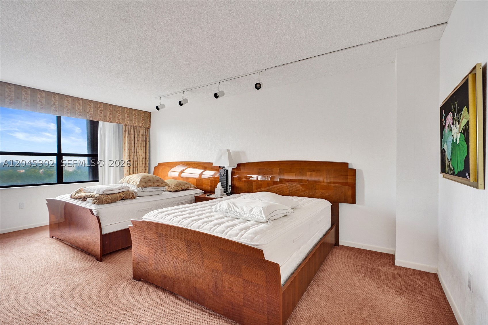 BALMORAL CONDO - Residential