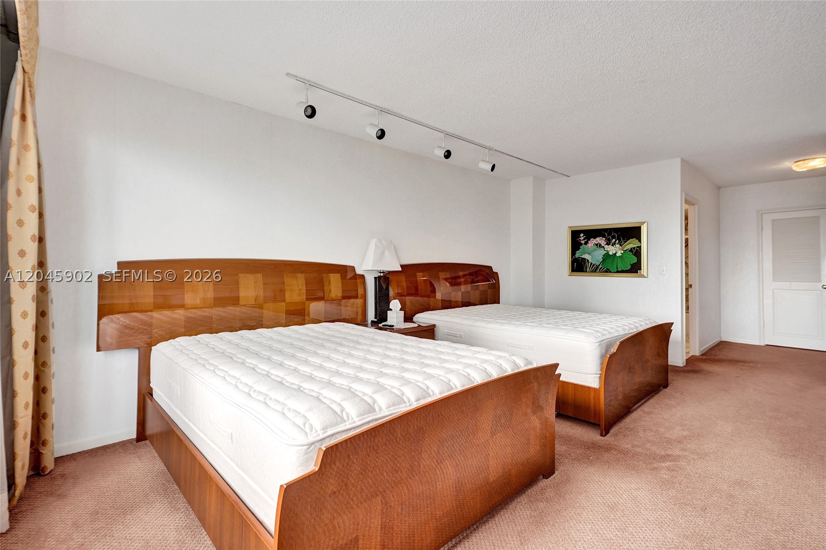 BALMORAL CONDO - Residential