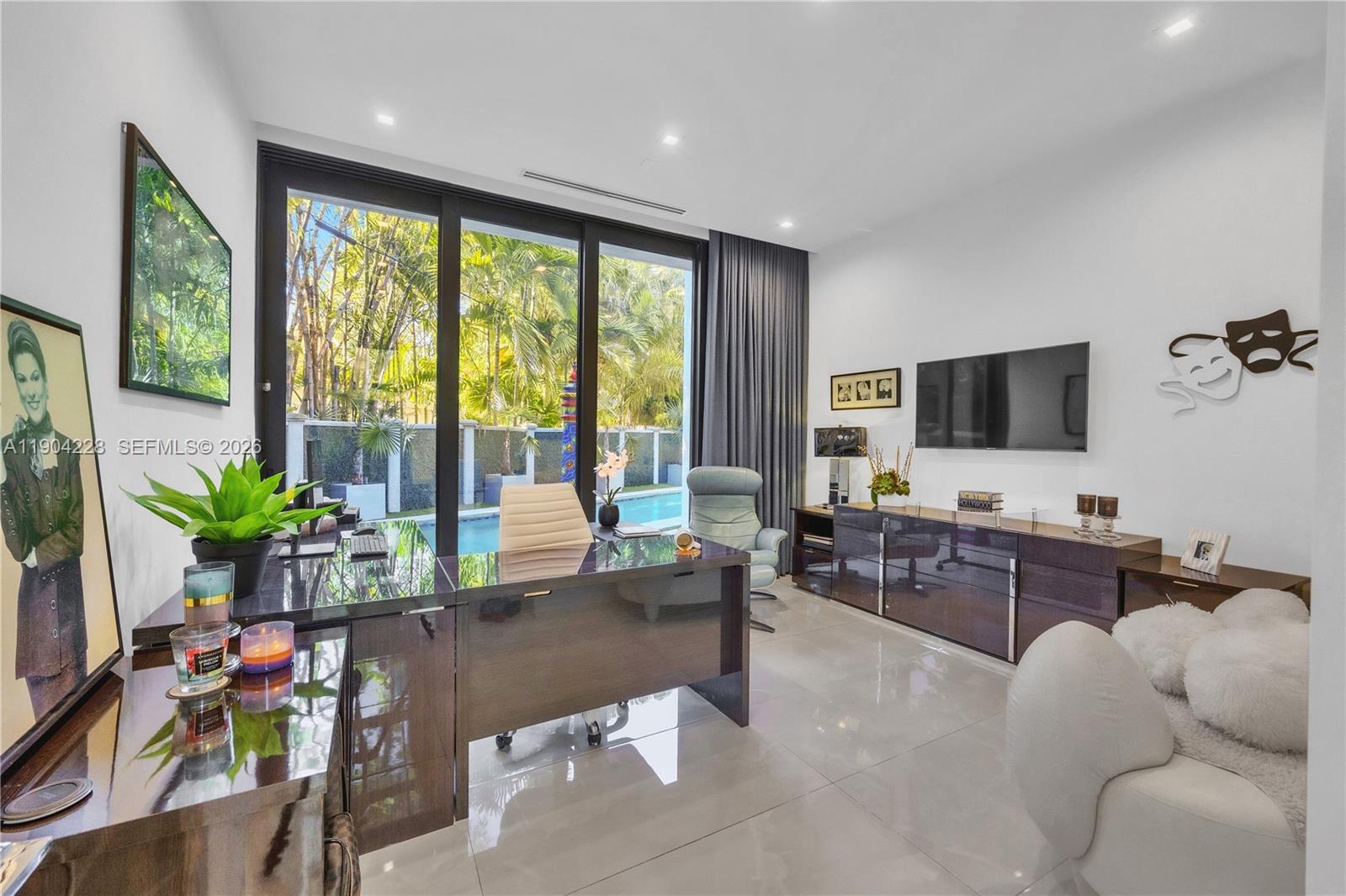 FOUR-WAY LODGE ESTATES - Residential