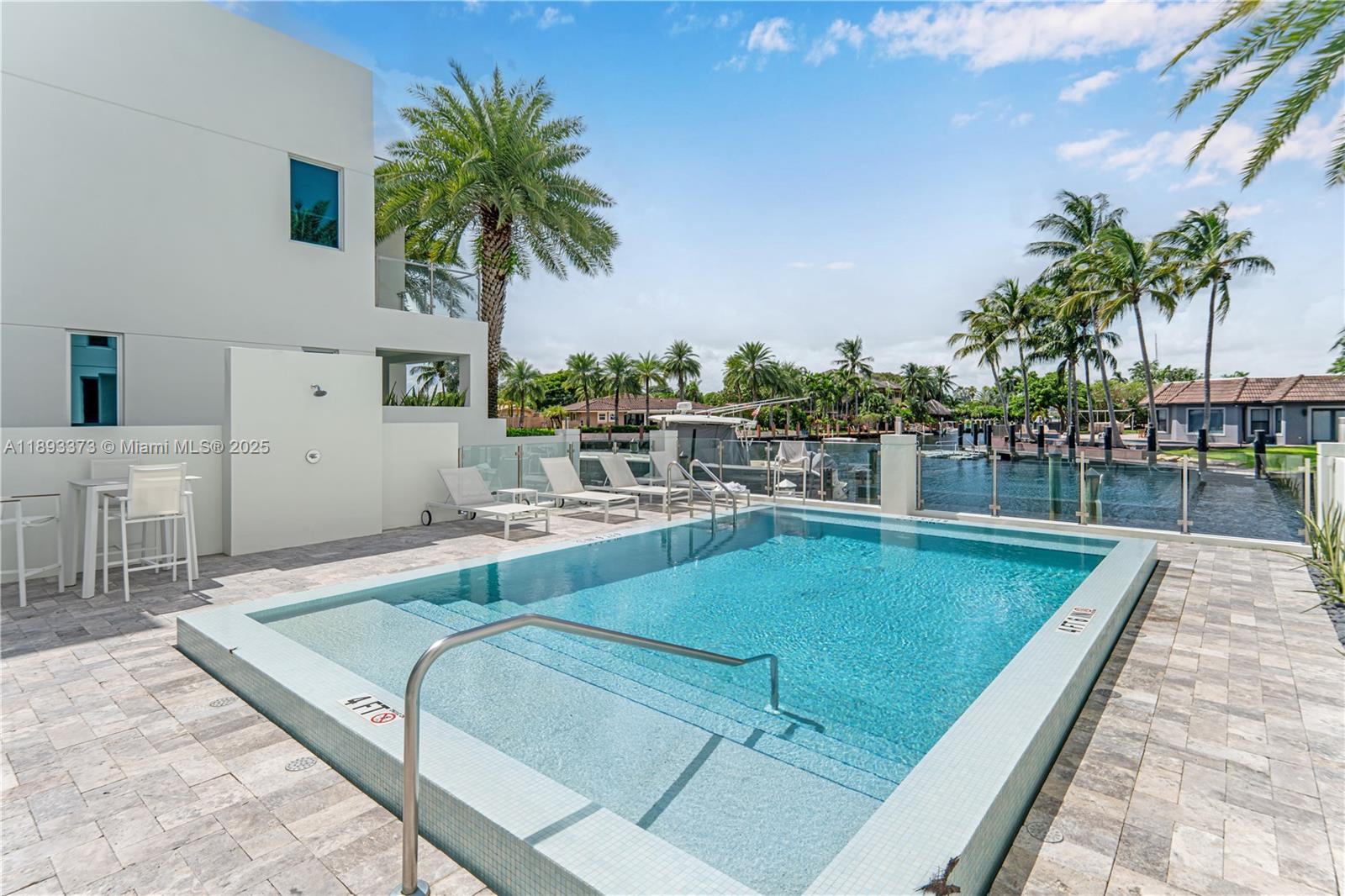 SILVER SHORES UNIT - Residential