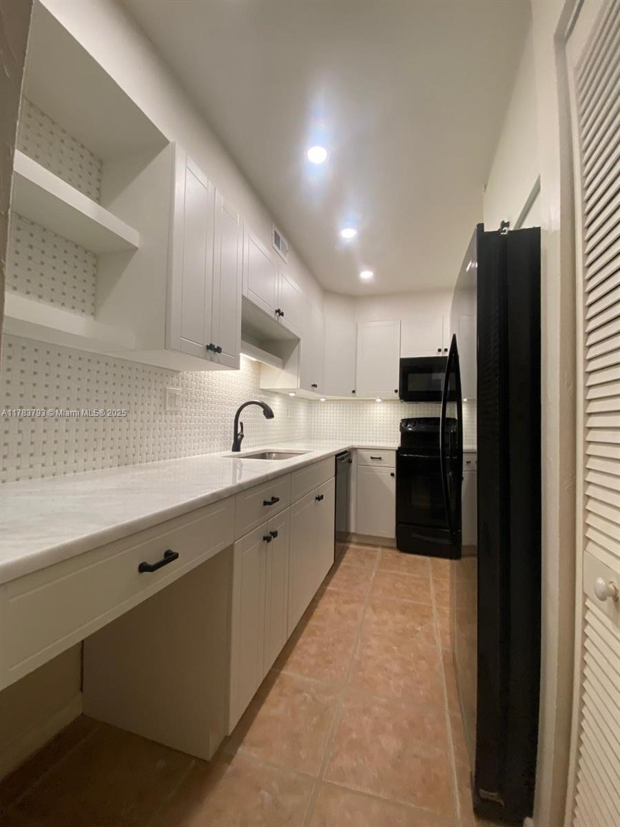 THE LEDGES CONDO - Residential