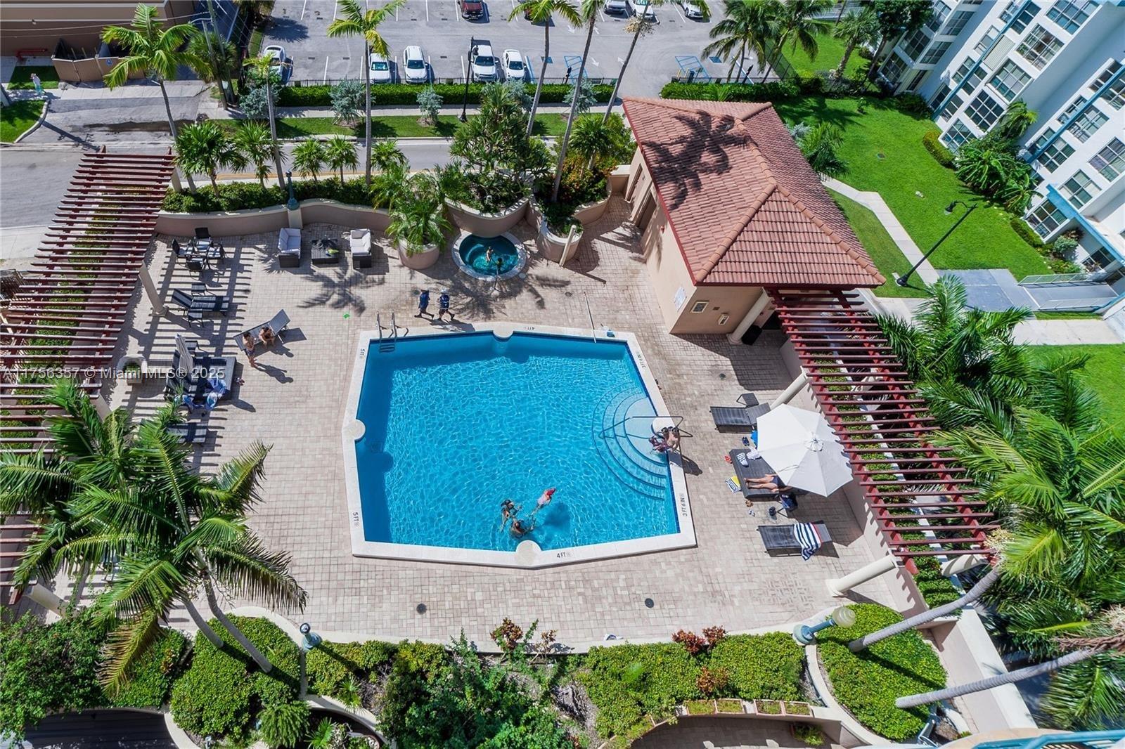 KING DAVID OF SUNNY ISLES - Residential