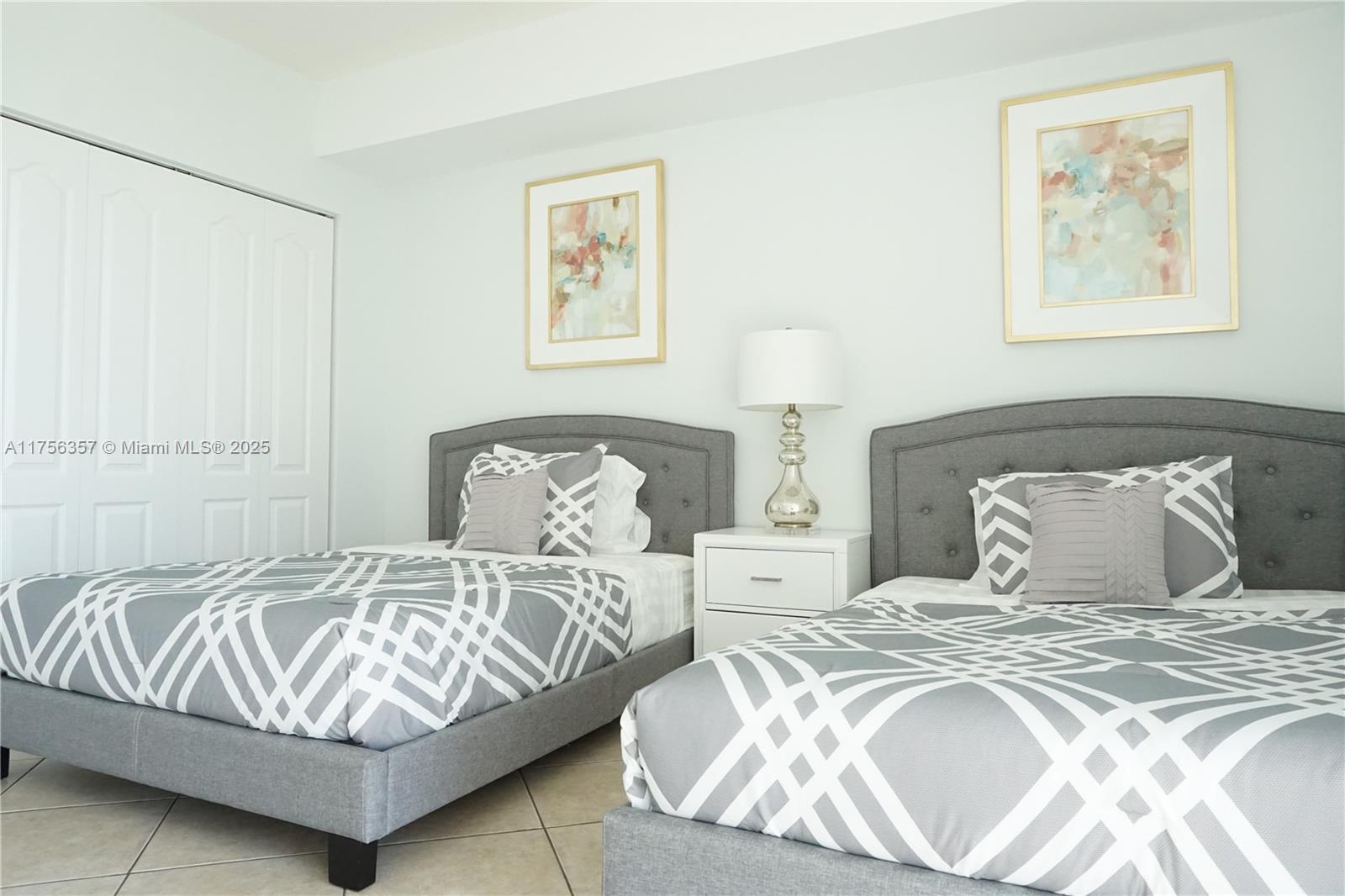 KING DAVID OF SUNNY ISLES - Residential