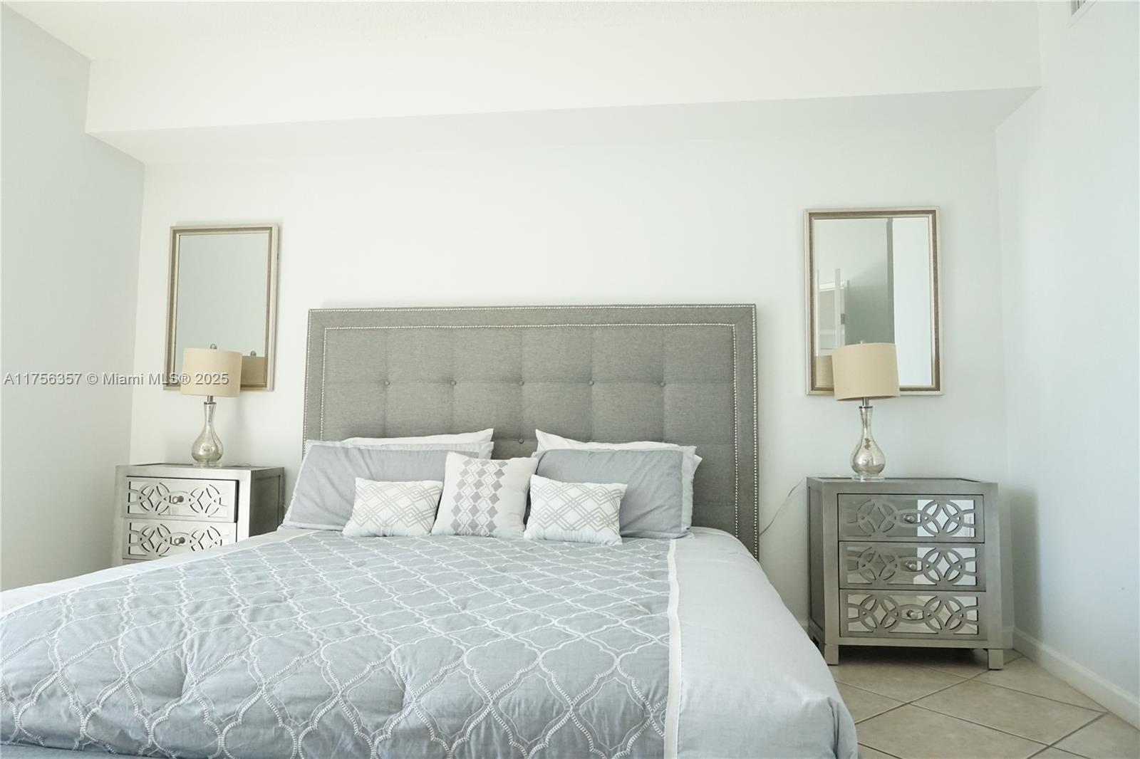 KING DAVID OF SUNNY ISLES - Residential