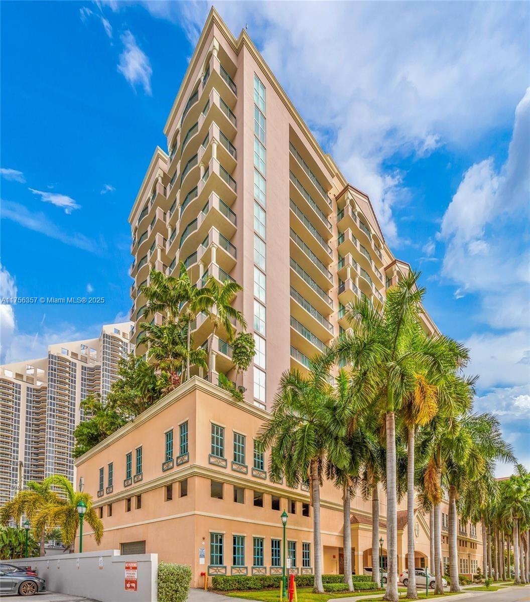 KING DAVID OF SUNNY ISLES - Residential