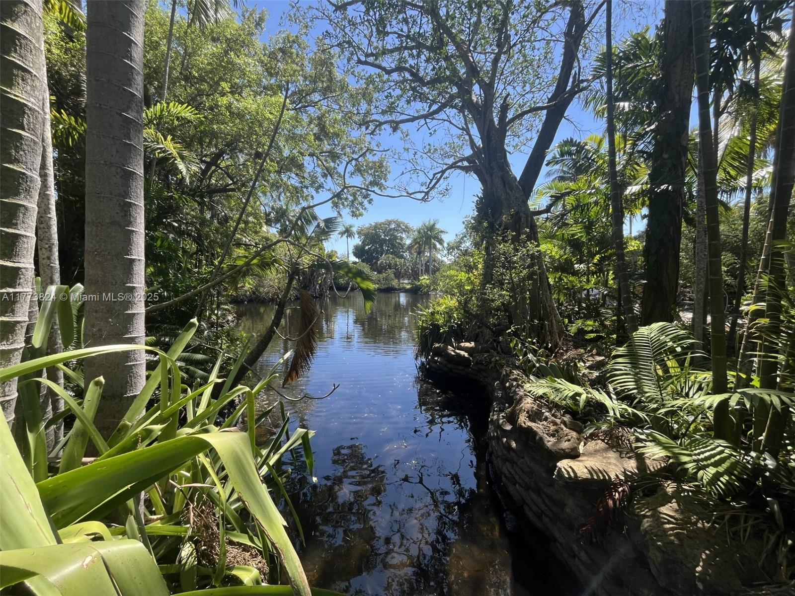 Melrose Park and Riverland - Land