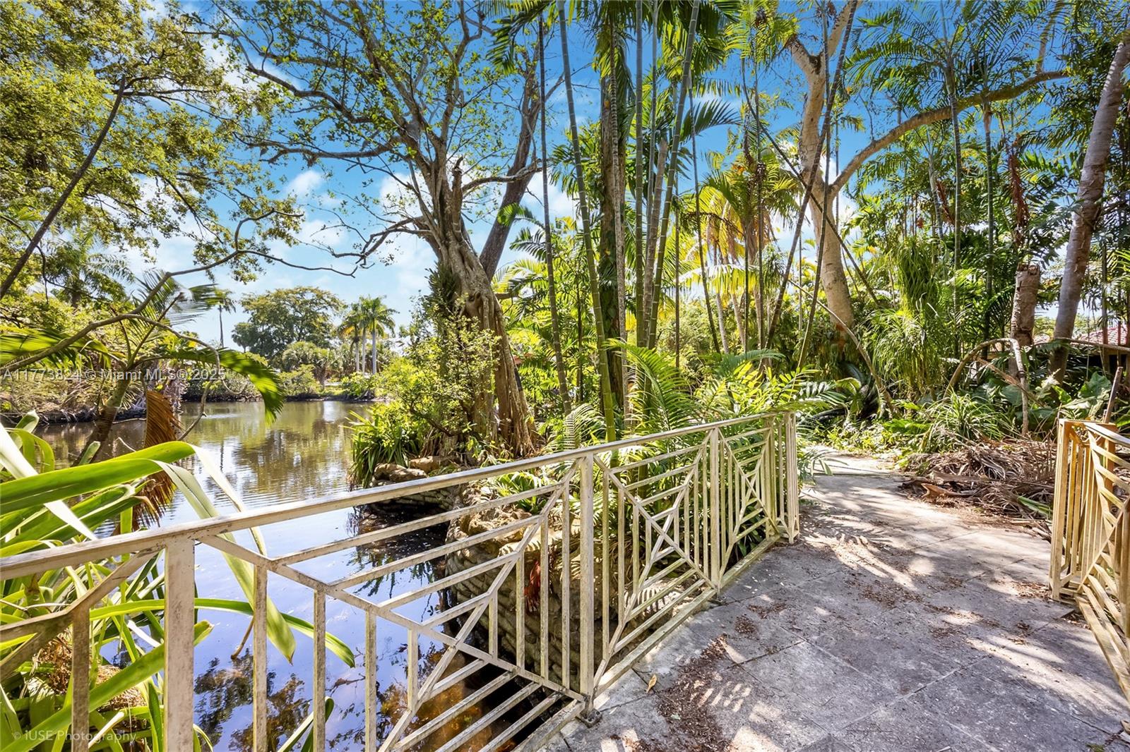 Melrose Park and Riverland - Land