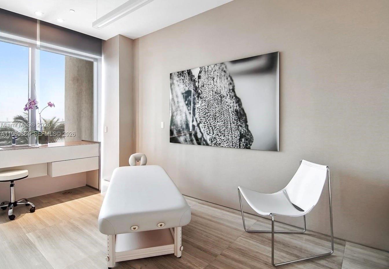 ICON BAY CONDO - Residential Lease