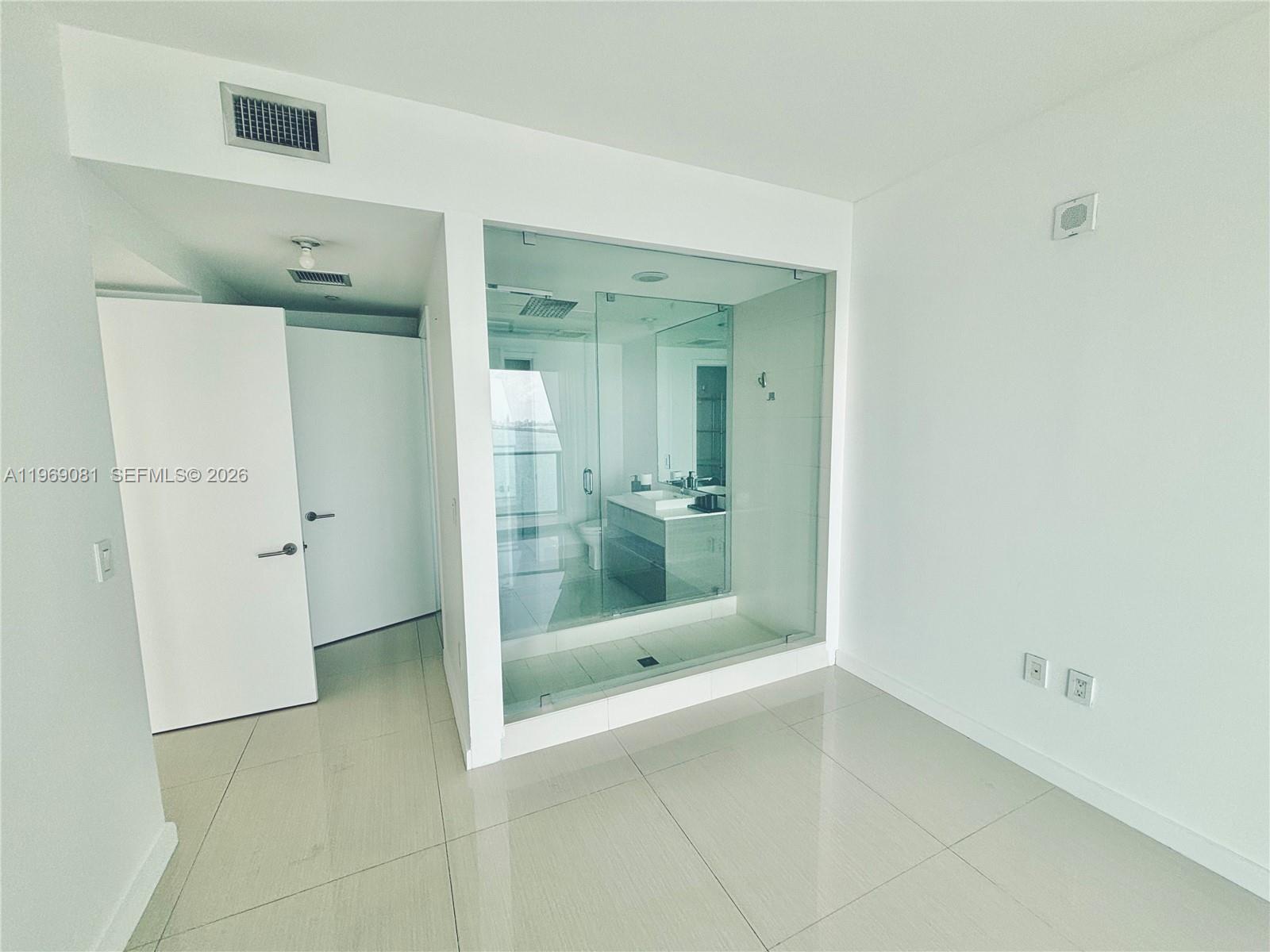 ICON BAY CONDO - Residential Lease