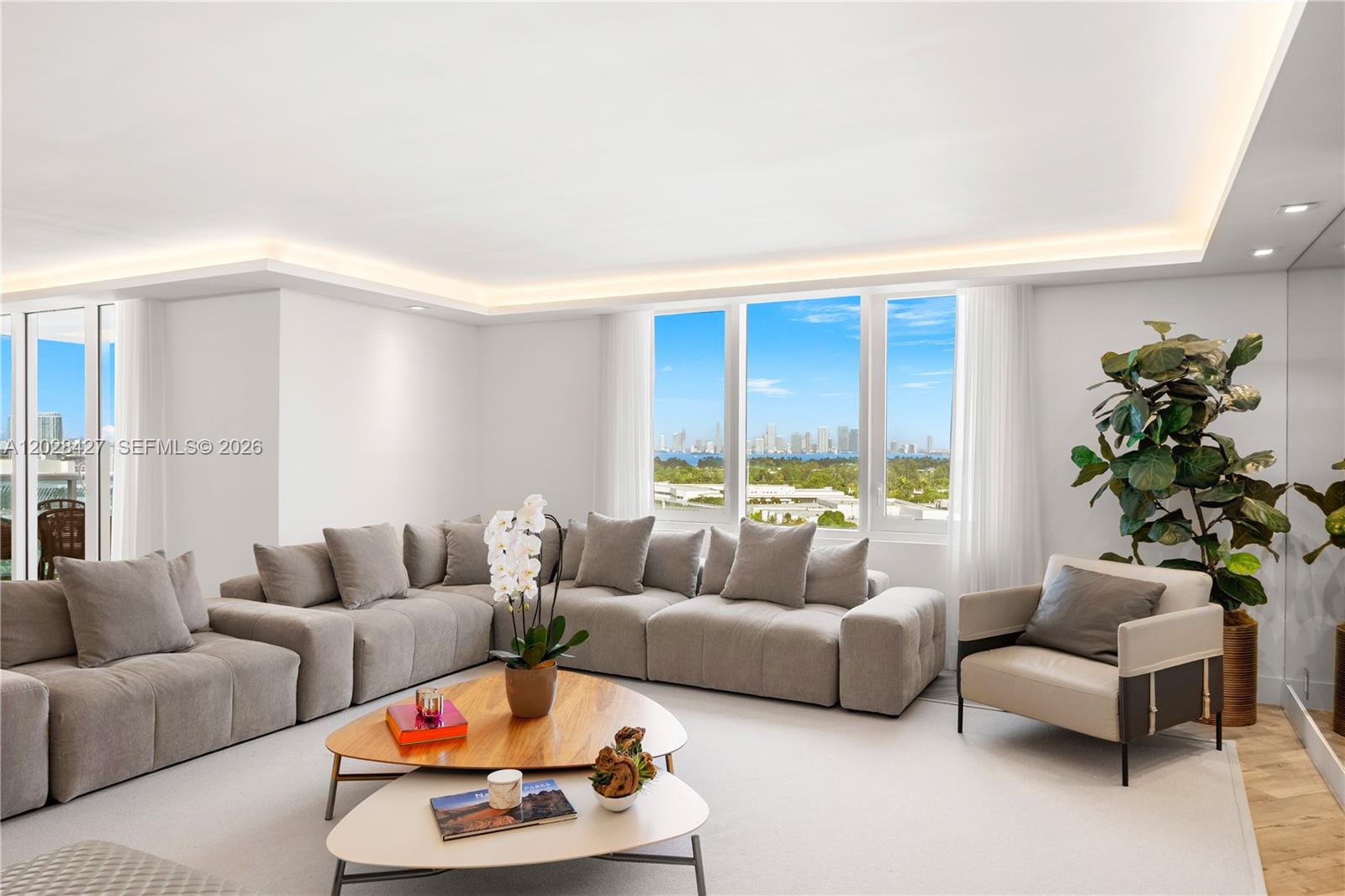 RONEY PALACE CONDO - Residential