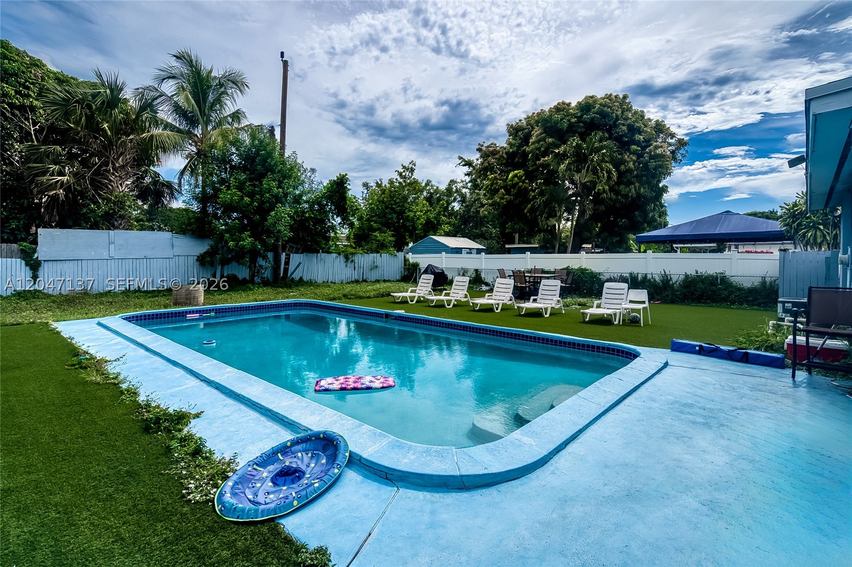 LAUDERDALE MANORS ADD-REV - Residential