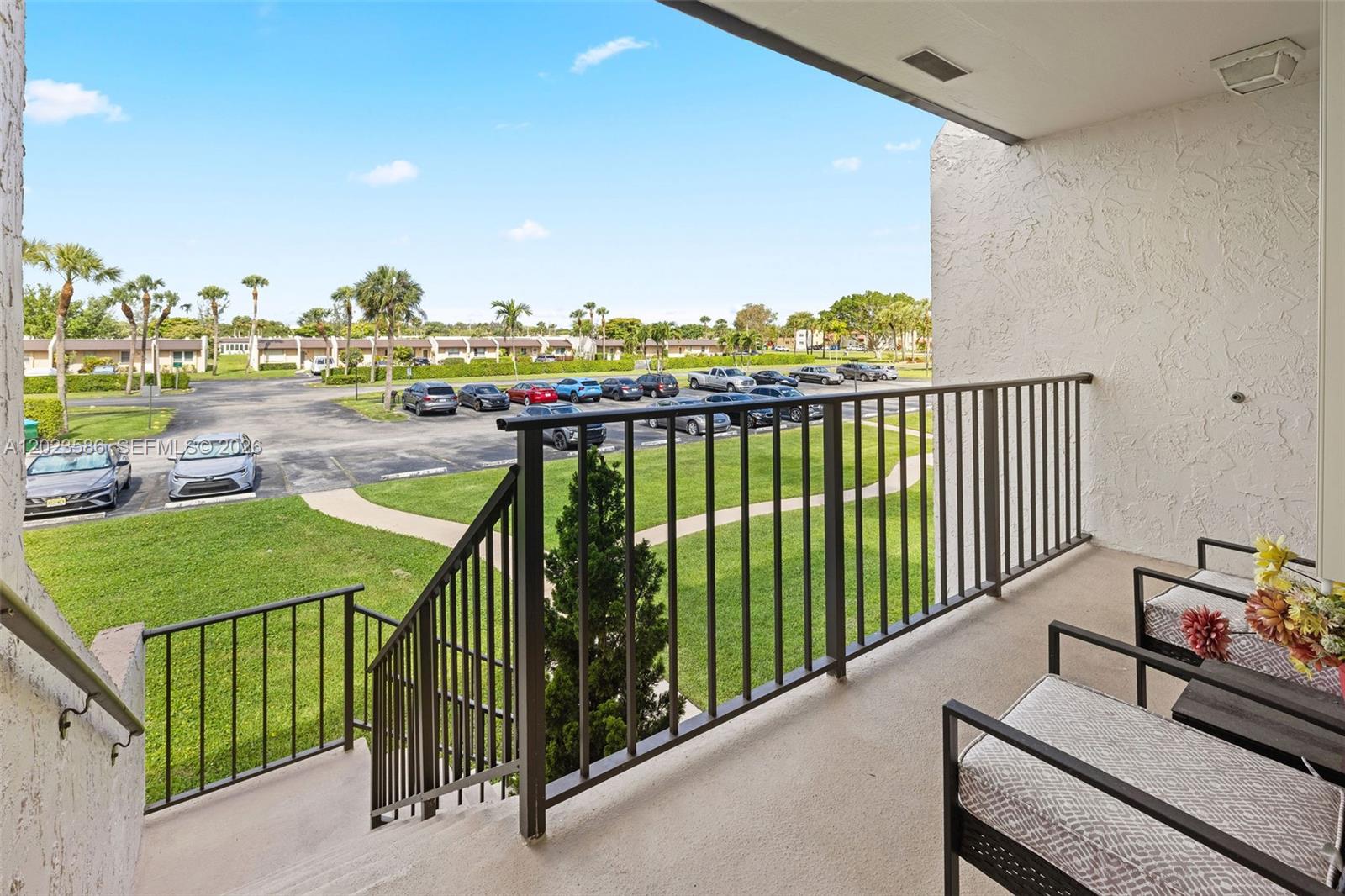 GOLDEN LAKES VILLAGE COND - Residential