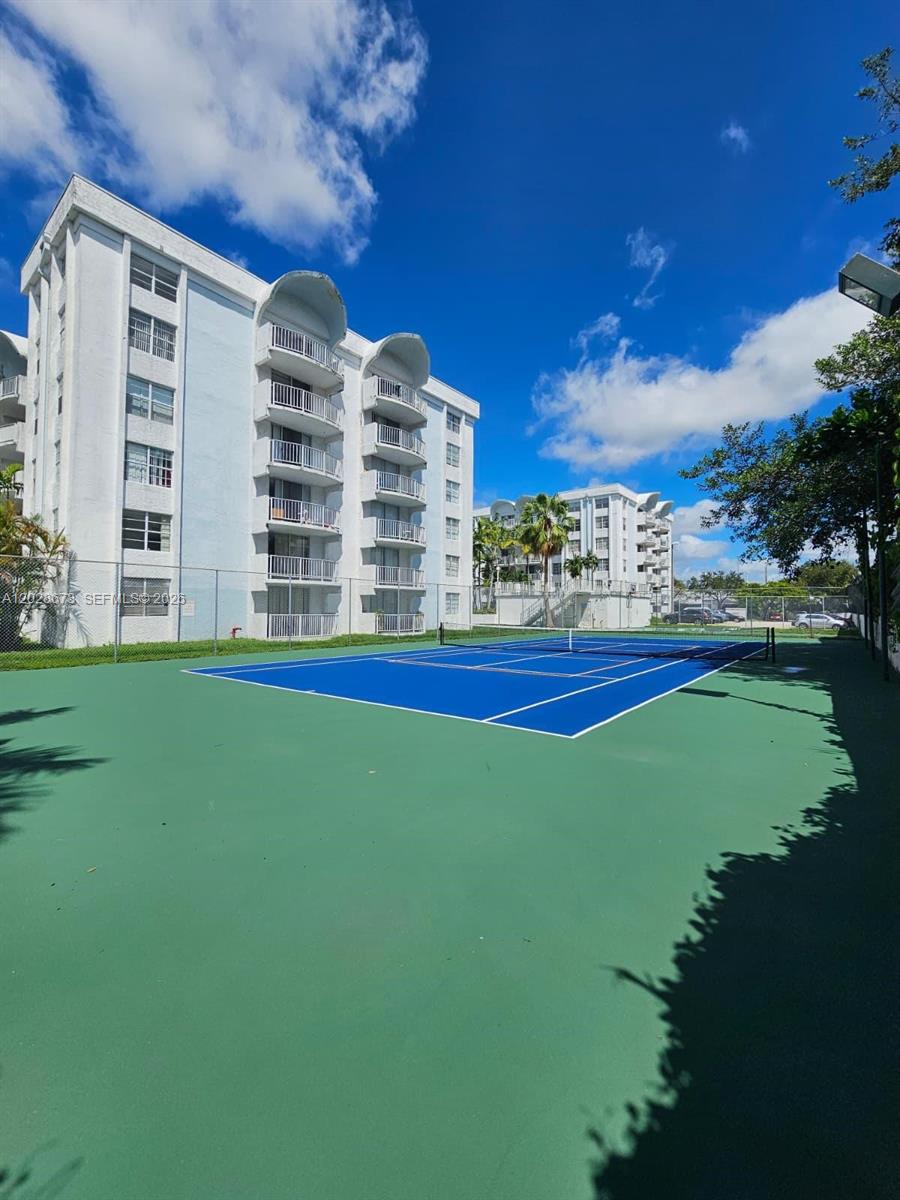 MONTECARLO CONDO - Residential
