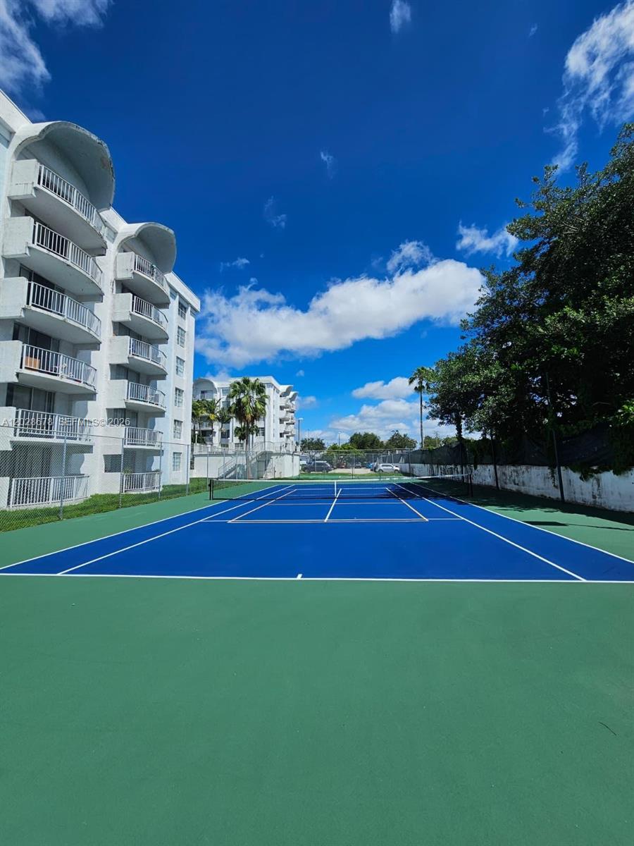MONTECARLO CONDO - Residential