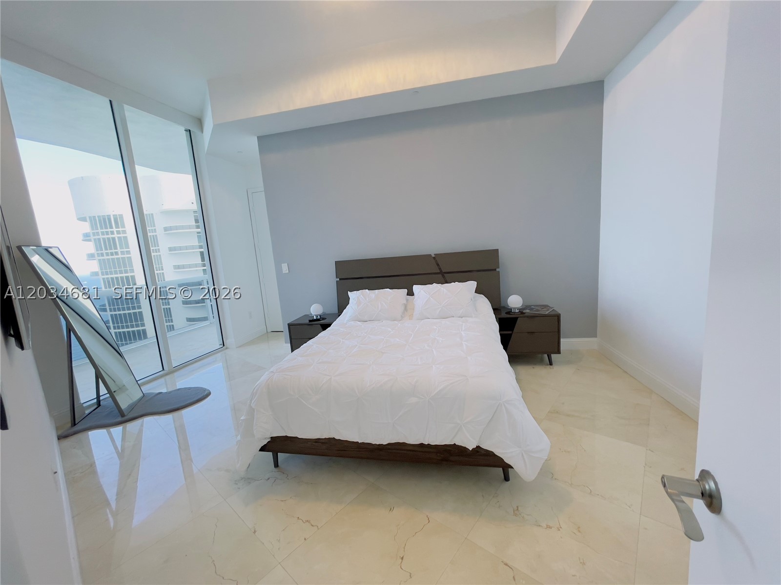 TDR TOWER I CONDO - Residential Lease