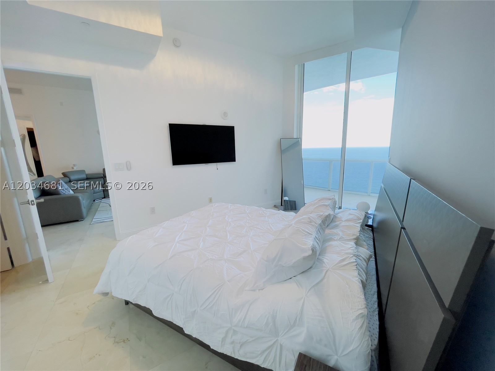 TDR TOWER I CONDO - Residential Lease