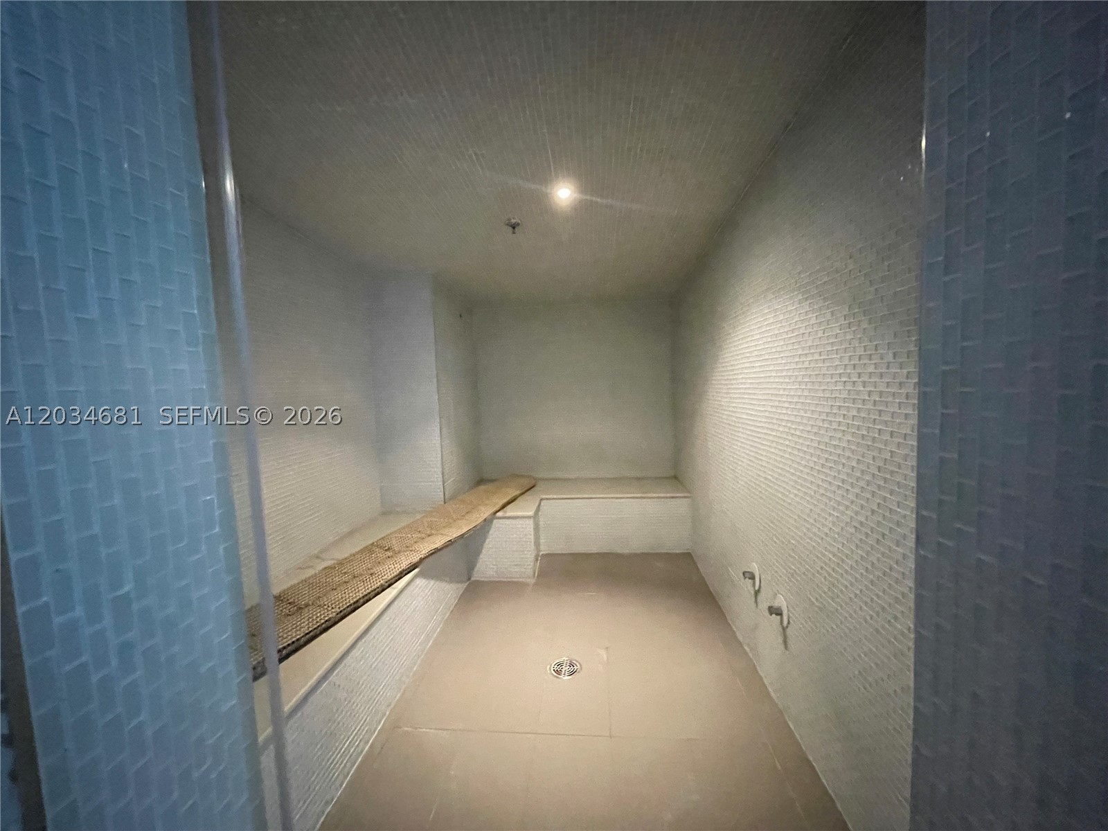 TDR TOWER I CONDO - Residential Lease