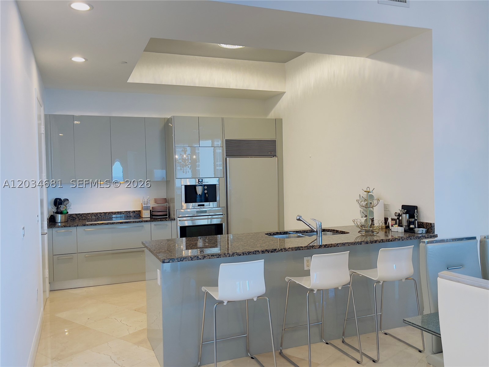 TDR TOWER I CONDO - Residential Lease