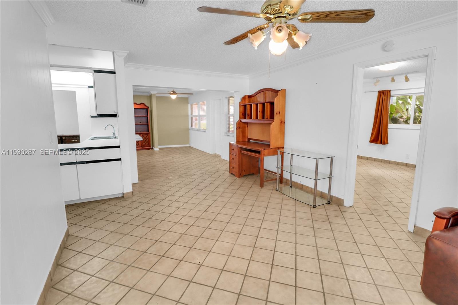 LAUDERDALE WEST 2 SEC - Residential