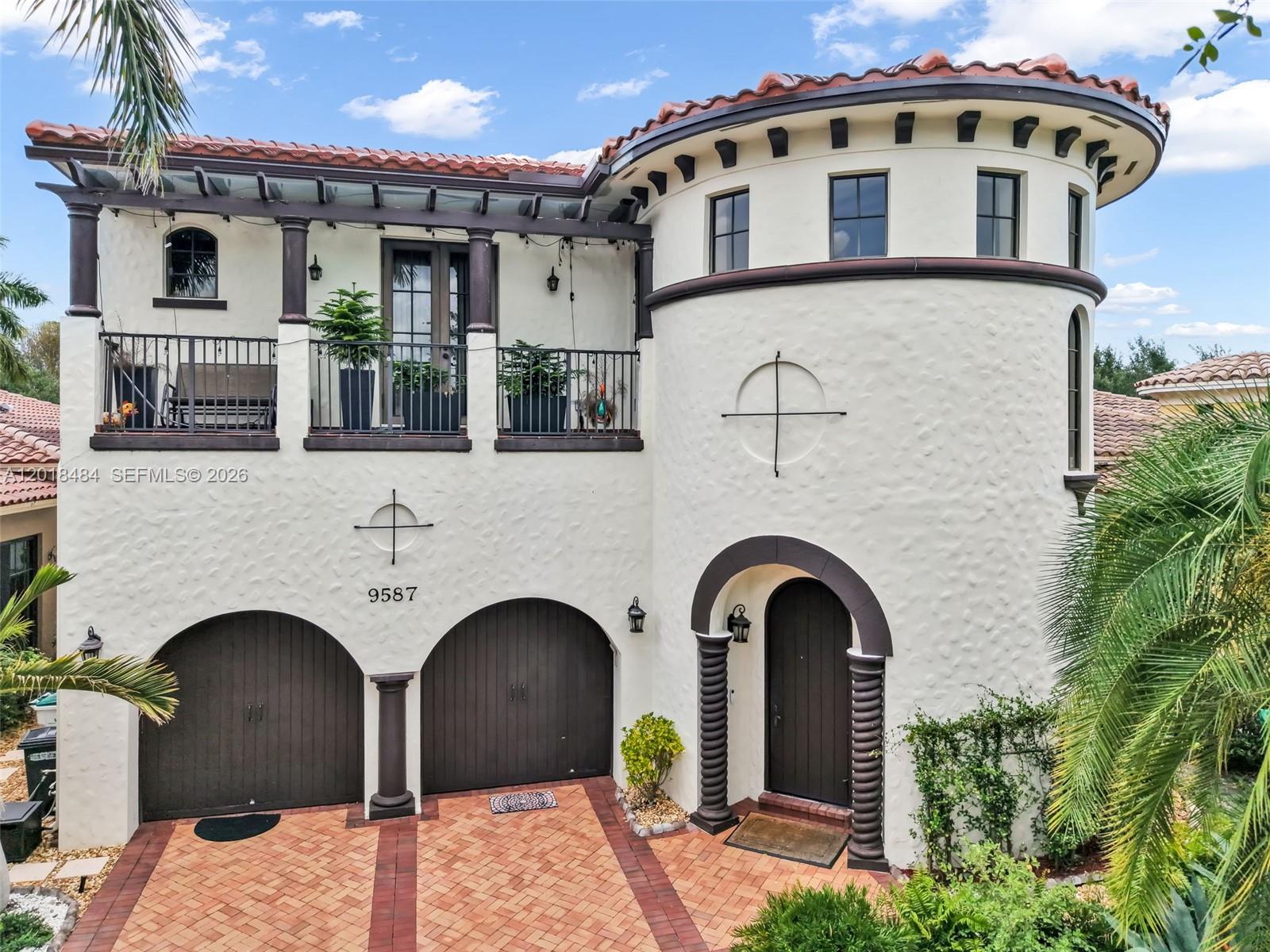 PARKLAND GOLF AND COUNTRY - Residential