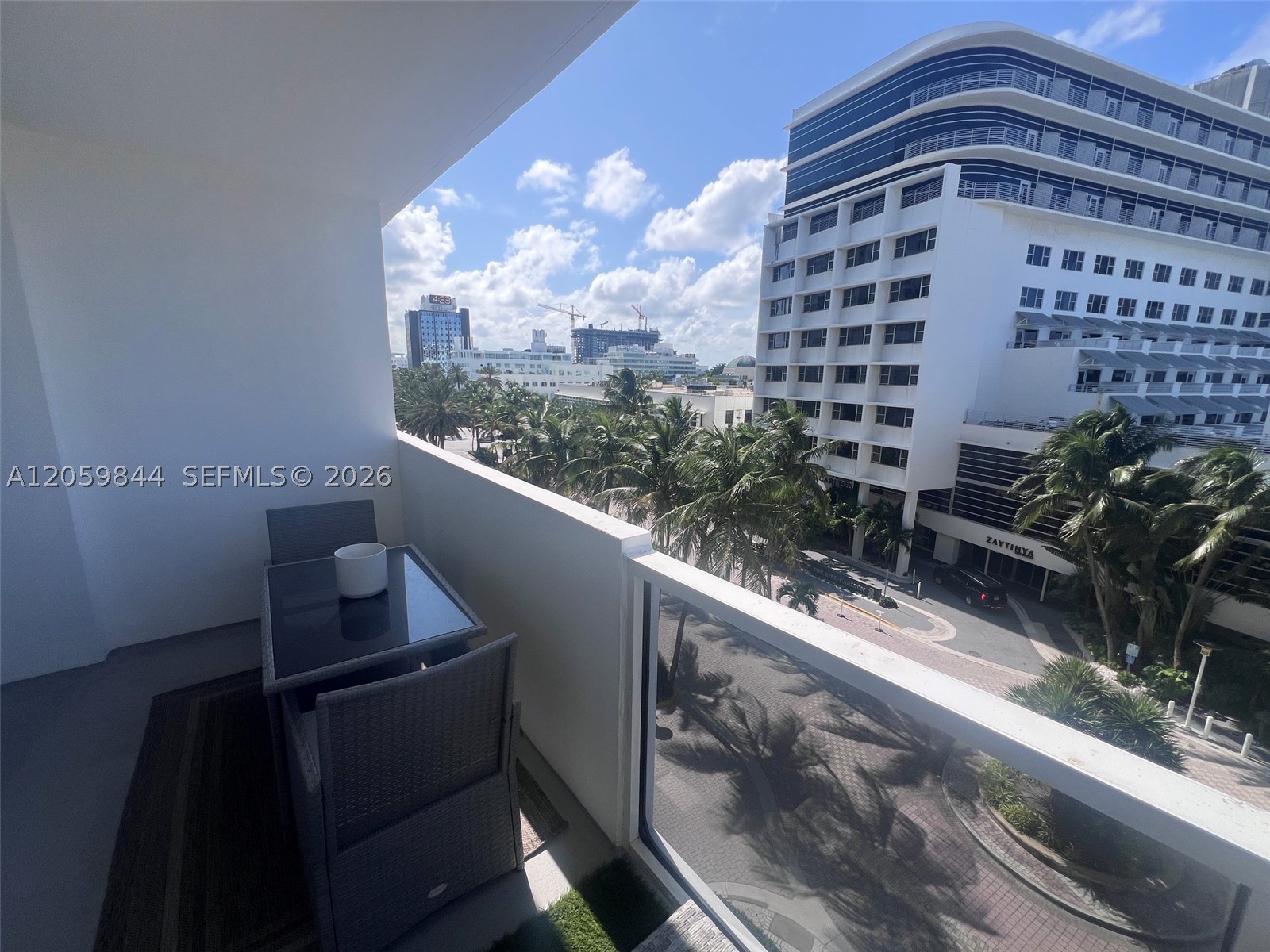 THE DECOPLAGE CONDO - Residential