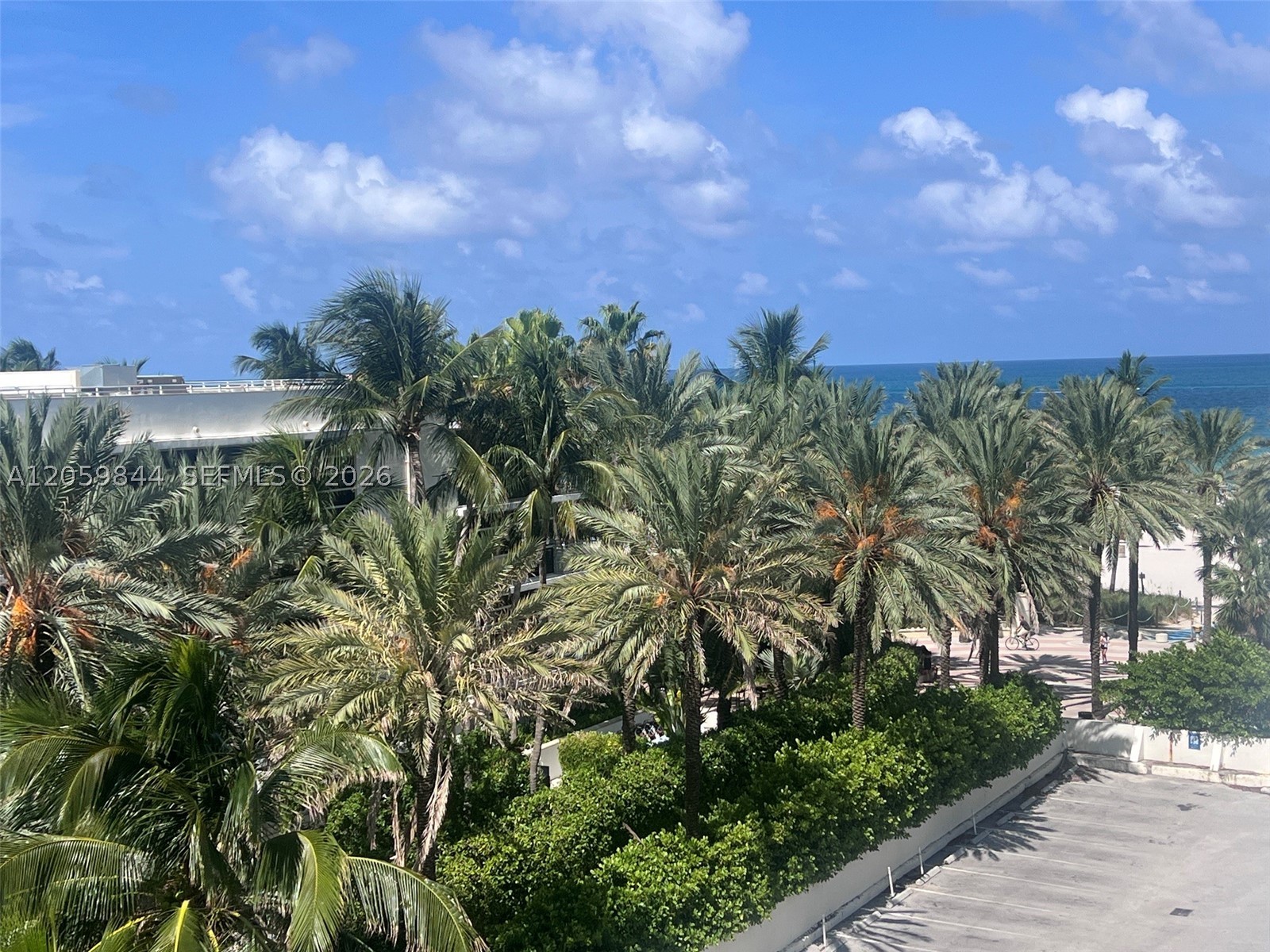 THE DECOPLAGE CONDO - Residential