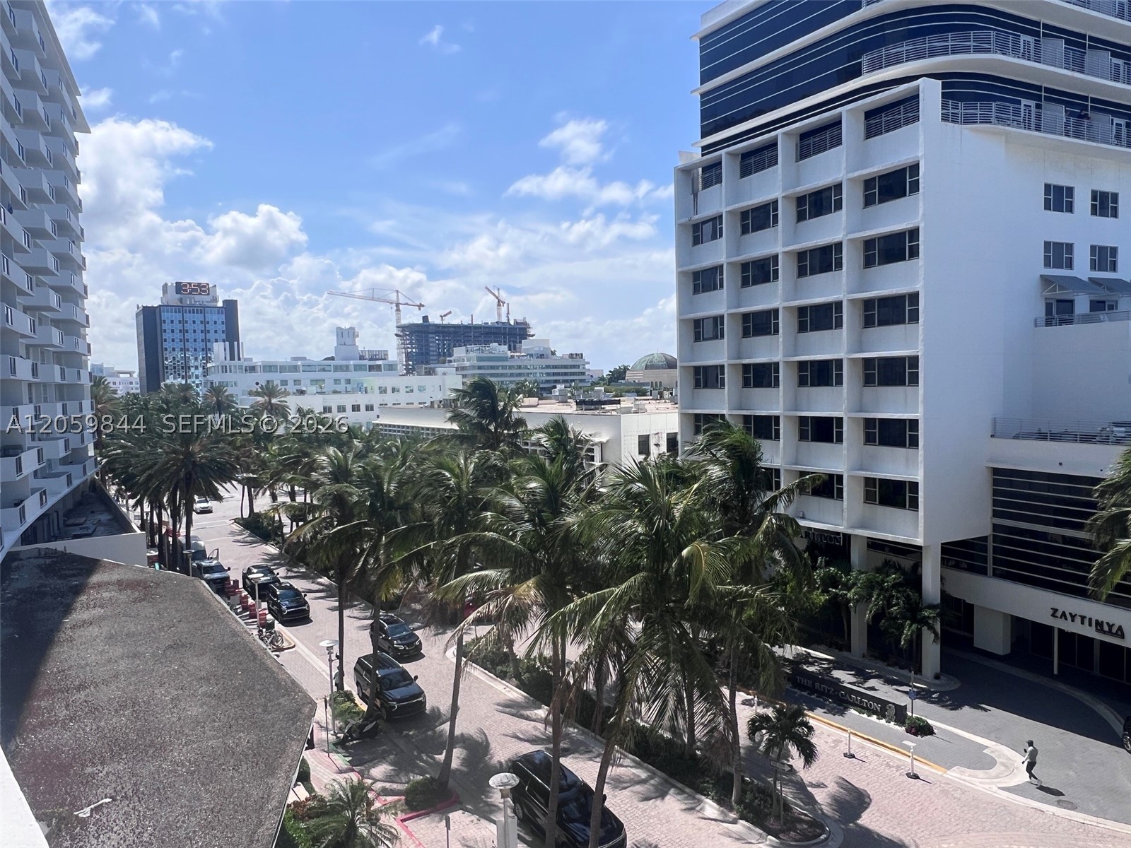 THE DECOPLAGE CONDO - Residential