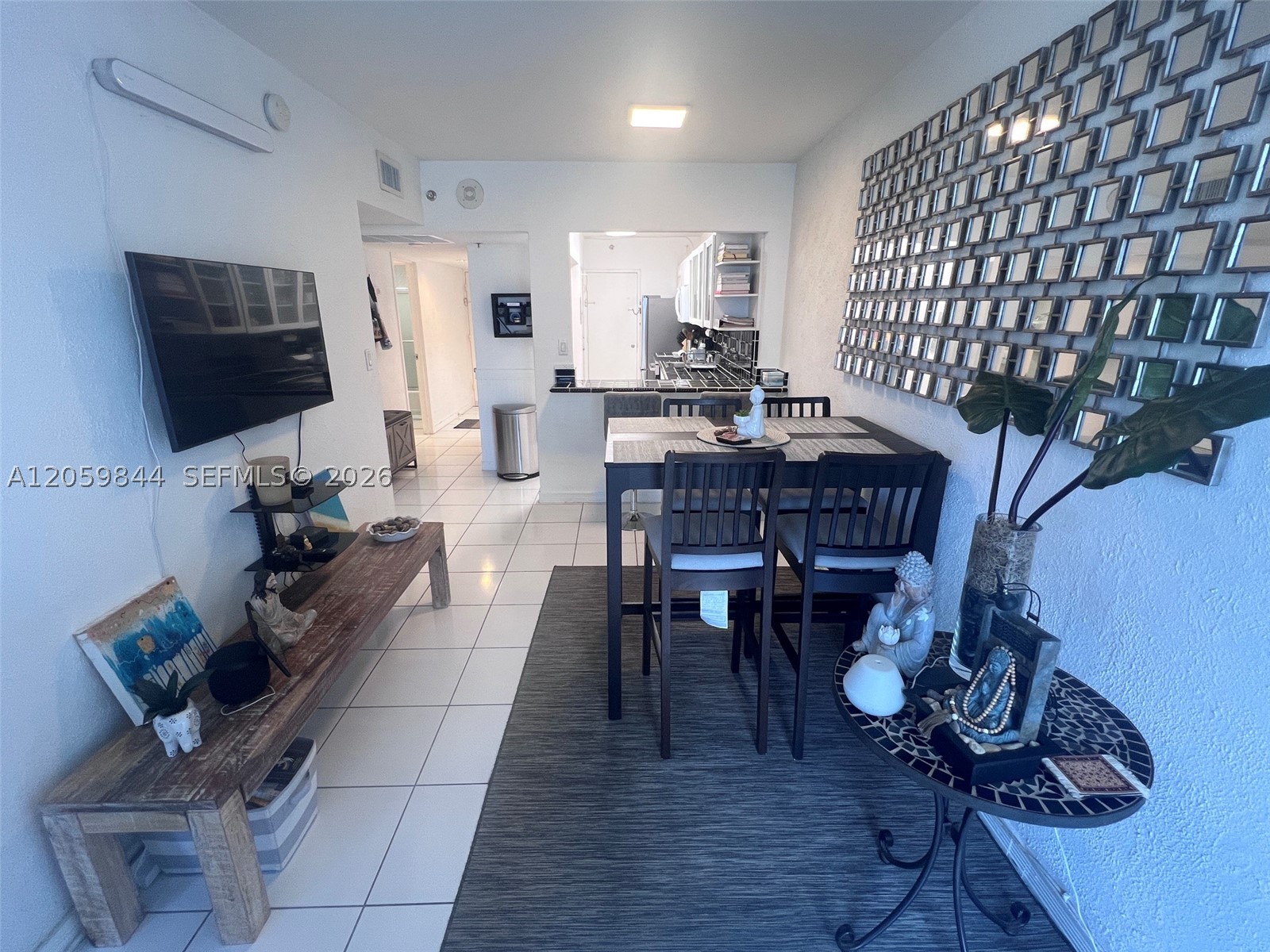 THE DECOPLAGE CONDO - Residential
