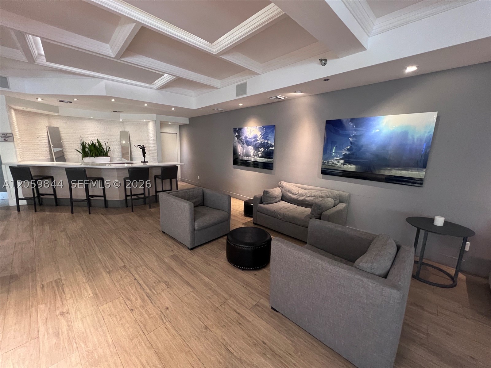 THE DECOPLAGE CONDO - Residential