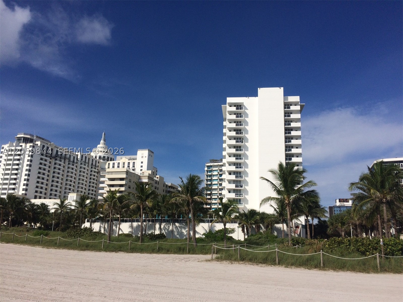THE DECOPLAGE CONDO - Residential