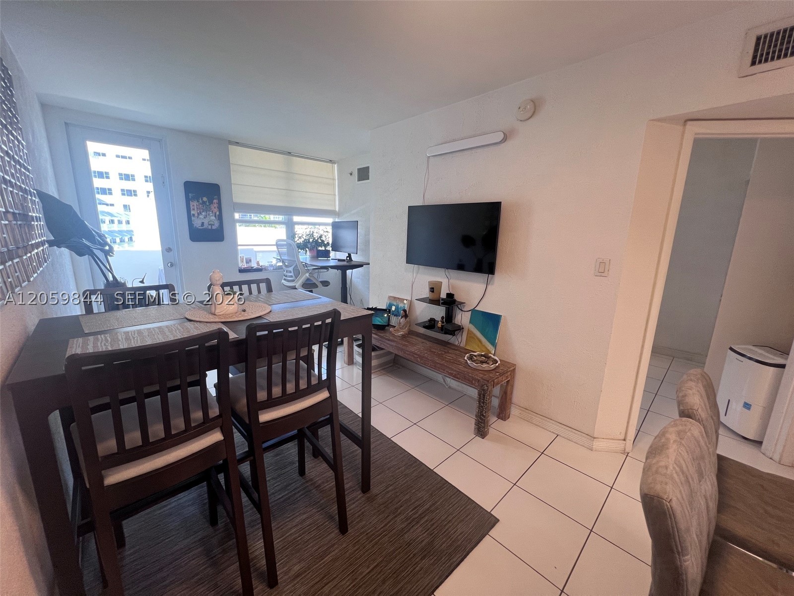 THE DECOPLAGE CONDO - Residential