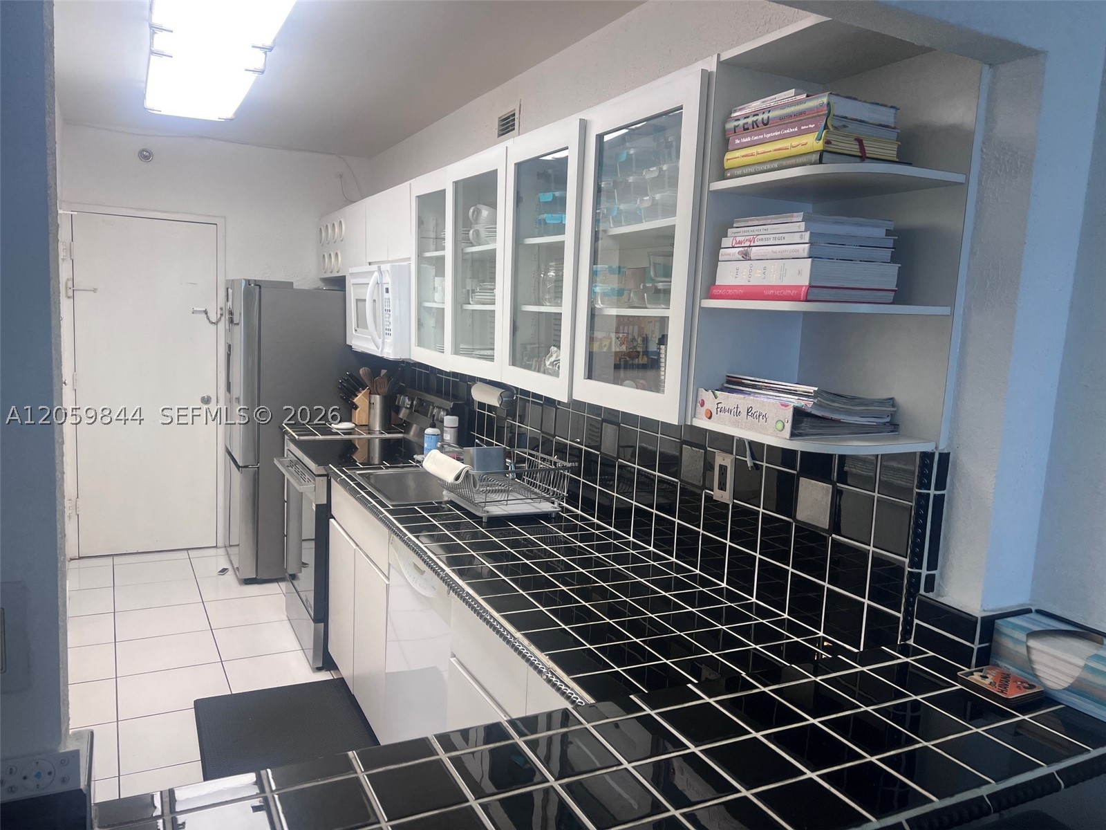 THE DECOPLAGE CONDO - Residential
