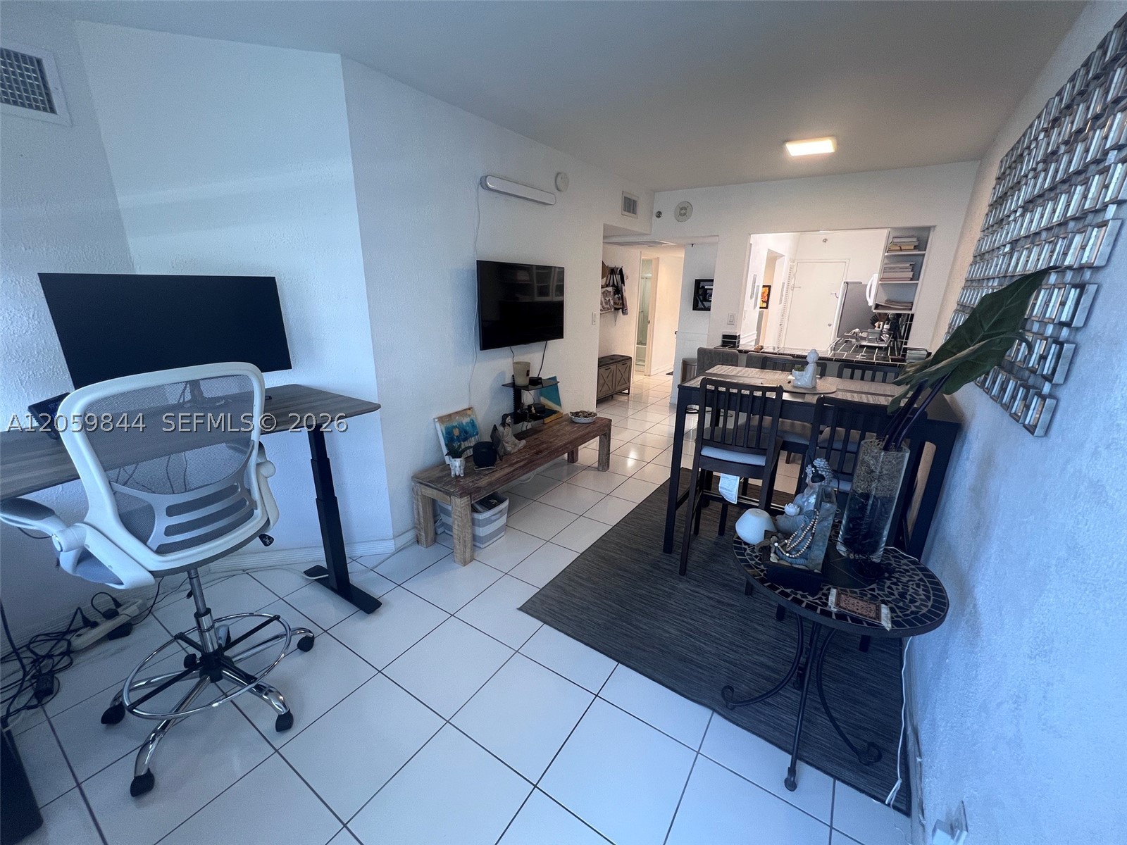 THE DECOPLAGE CONDO - Residential