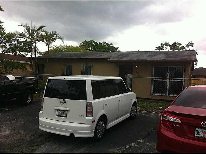 PB 93-64 LESLIE ESTATES S - Residential