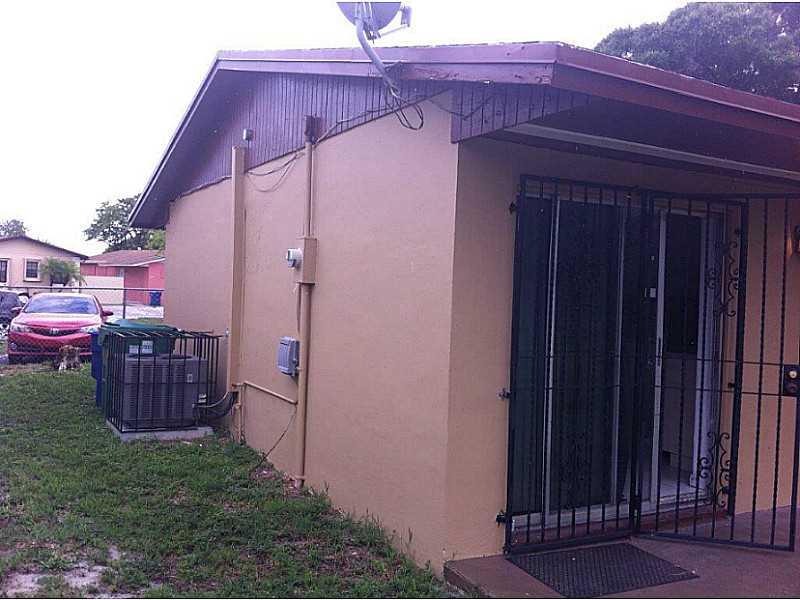 PB 93-64 LESLIE ESTATES S - Residential
